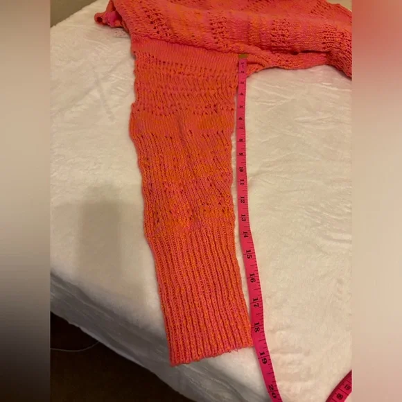 Free People Hot Tropics V-Neck Sweater Pink Large NWT - Picture 16 of 16